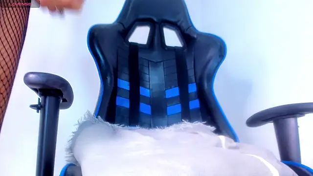 Snapshot of Ashley_Jones11 chatting on March 13, 11:27 pm Ashley Jones11 online show from March 13, 11:27 pm