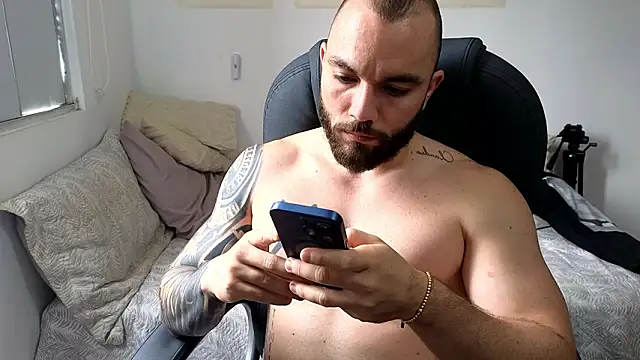 Isaac Carter online show from February 8, 8:01 pm