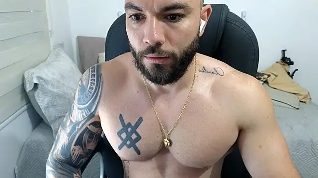 Snapshot of Isaac_Carter chatting on August 3, 11:15 am Isaac Carter online show from August 3, 11:15 am