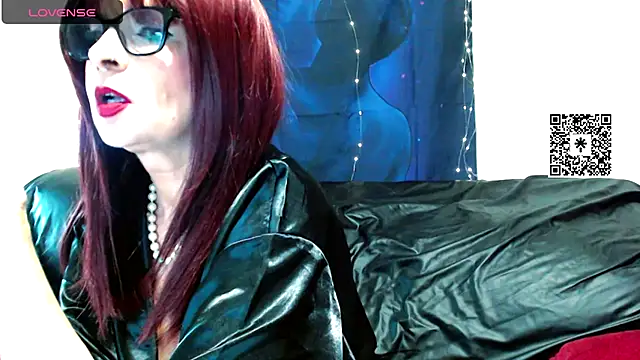 Snapshot of AnoukCavin chatting on June 19, 10:24 pm AnoukCavin online show from June 19, 10:24 pm