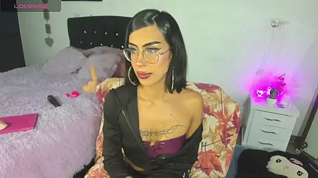 Snapshot of verodaza chatting on June 19, 6:07 am verodaza online show from June 19, 6:07 am