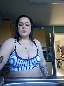 Saucy-Serenity online show from April 25, 4:59 pm