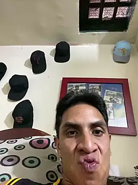 Monkey uchiha777 online show from March 18, 10:37 pm