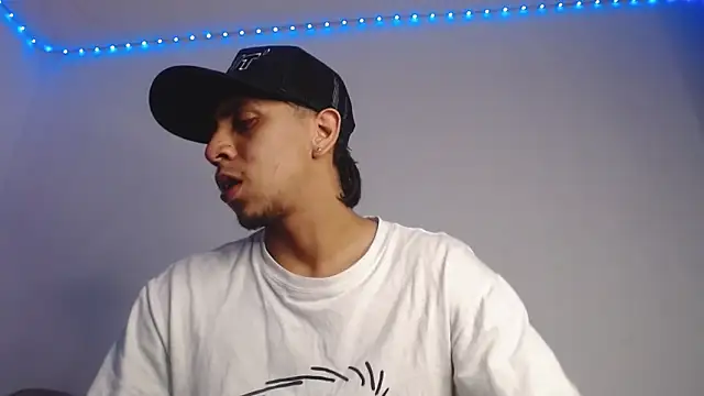 Monkey uchiha777 online show from January 16, 12:36 am