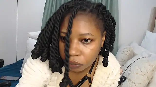 Snapshot of MystiqueTeee chatting on June 7, 2:05 am MystiqueTeee online show from June 7, 2:05 am