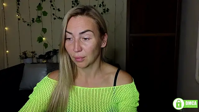 Kiss julli88I online show from September 14, 5:23 pm