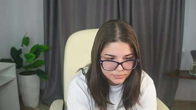 FloraBanford online show from March 17, 11:10 am