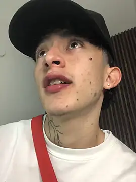 troy rouge online show from October 3, 7:00 pm