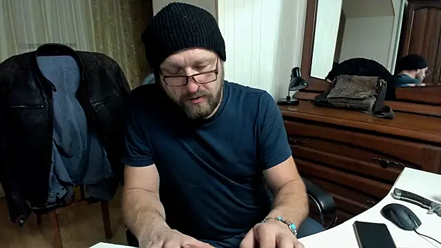 Snapshot of Grandor_M chatting on March 8, 5:22 pm Grandor M online show from March 8, 5:22 pm