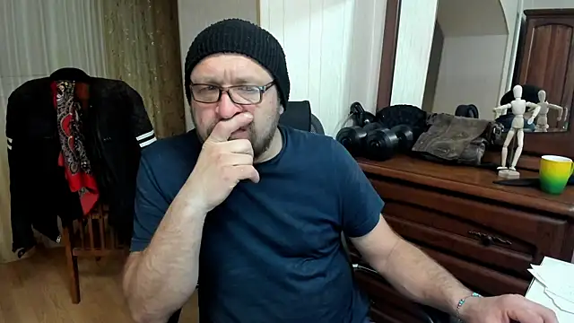 Snapshot of Grandor_M chatting on March 15, 5:59 pm Grandor M online show from March 15, 5:59 pm