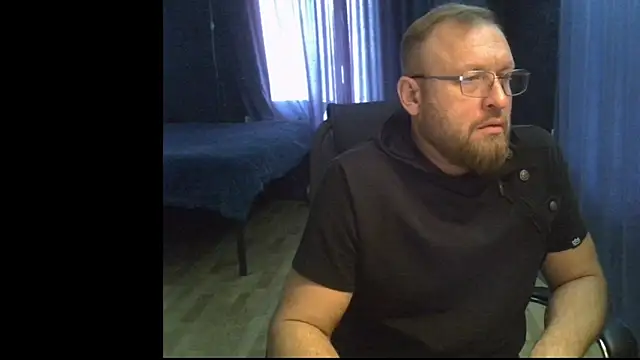 Snapshot of Grandor_M chatting on December 16, 11:37 am Grandor M online show from December 16, 11:37 am