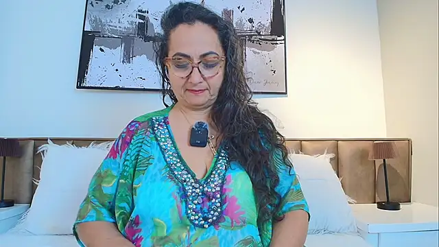 Snapshot of AlessandraLeroy chatting on May 10, 12:10 pm AlessandraLeroy online show from May 10, 12:10 pm