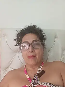 Snapshot of AlessandraLeroy chatting on July 12, 1:29 am AlessandraLeroy online show from July 12, 1:29 am