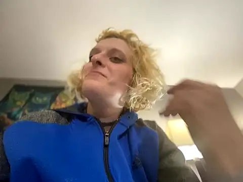 KITTYBOOBOOFUXX online show from January 7, 6:10 pm