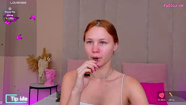 AmeliRoyse online show from November 16, 5:18 pm