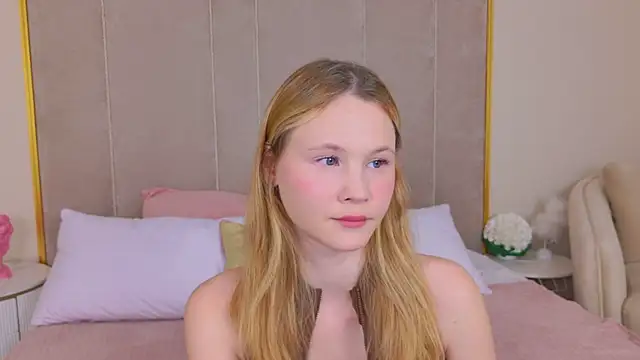 Snapshot of AmeliRoyse chatting on June 26, 5:17 pm AmeliRoyse online show from June 26, 5:17 pm