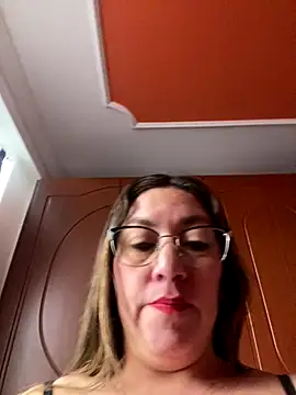 Snapshot of Luna-nevada chatting on October 28, 6:32 pm Luna-nevada online show from October 28, 6:32 pm