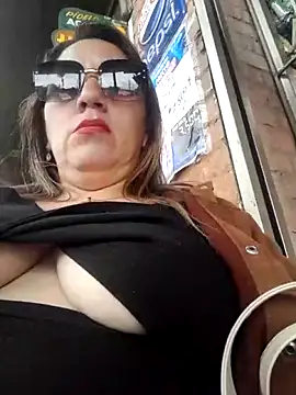 Snapshot of Luna-nevada chatting on November 13, 4:06 pm Luna-nevada online show from November 13, 4:06 pm