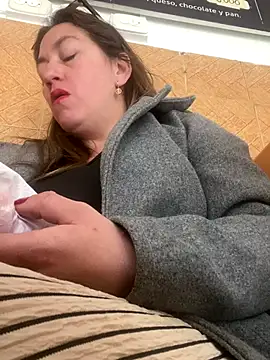 Snapshot of Luna-nevada chatting on December 2, 1:50 pm Luna-nevada online show from December 2, 1:50 pm