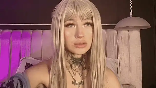 Snapshot of Zhally_Dee chatting on November 3, 6:31 pm Zhally Dee online show from November 3, 6:31 pm