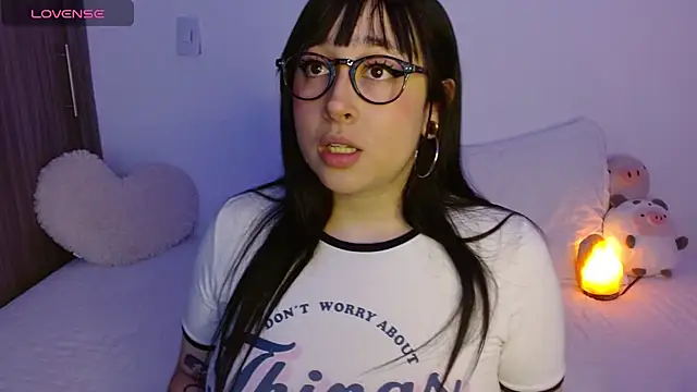 Oliviargf online show from October 25, 12:18 am