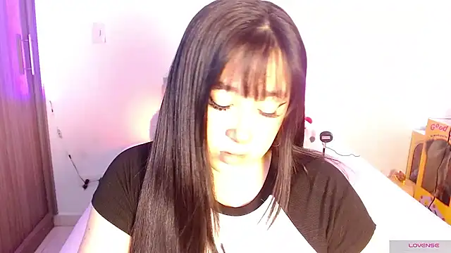 Oliviargf online show from May 2, 1:16 pm