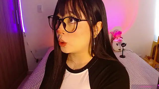 Snapshot of Oliviargf chatting on May 23, 1:48 pm Oliviargf online show from May 23, 1:48 pm