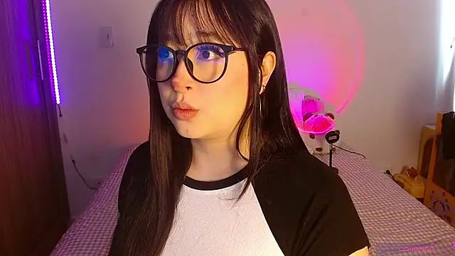 Snapshot of Oliviargf chatting on June 11, 1:20 pm Oliviargf online show from June 11, 1:20 pm