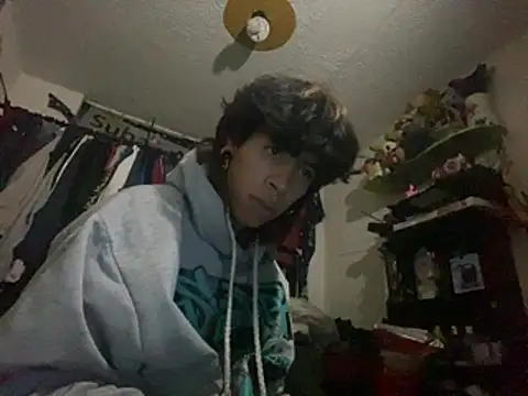 Snapshot of kirito_kun chatting on March 8, 7:56 am kirito kun online show from March 8, 7:56 am