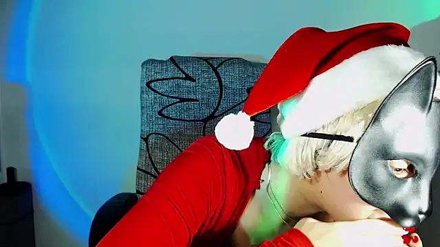 Hannah Kiim online show from December 20, 9:44 pm