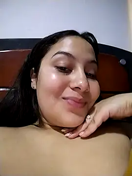 Snapshot of esmeralda_jadees chatting on May 8, 1:16 pm esmeralda jadees online show from May 8, 1:16 pm