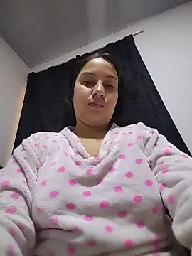 Snapshot of esmeralda_jadees chatting on May 16, 2:27 pm esmeralda jadees online show from May 16, 2:27 pm