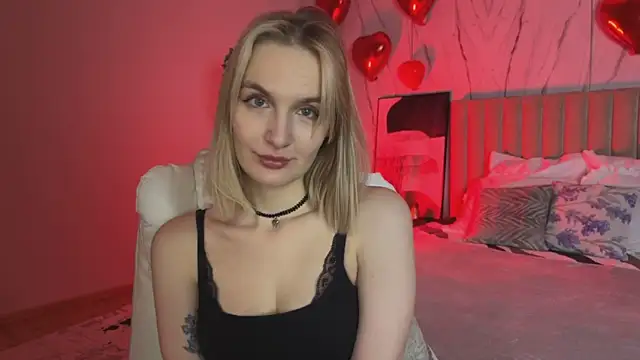  Vikky Moon  online show from March 14, 1:01 am