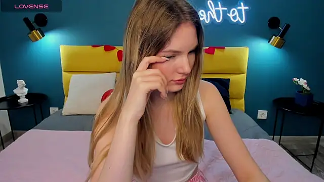 EvelineAmore online show from February 4, 8:42 am