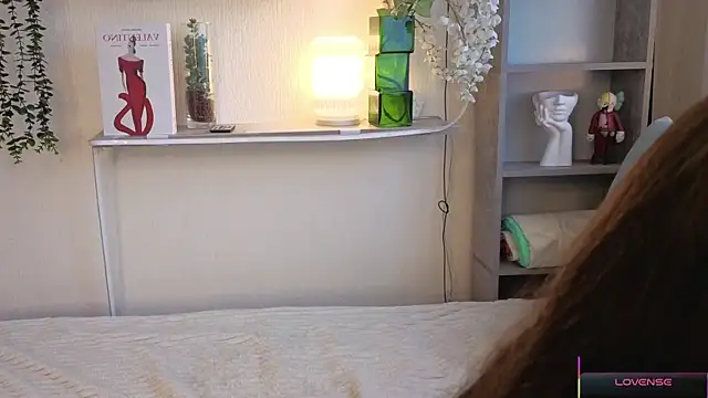 Kira mindnes online show from August 1, 6:12 am