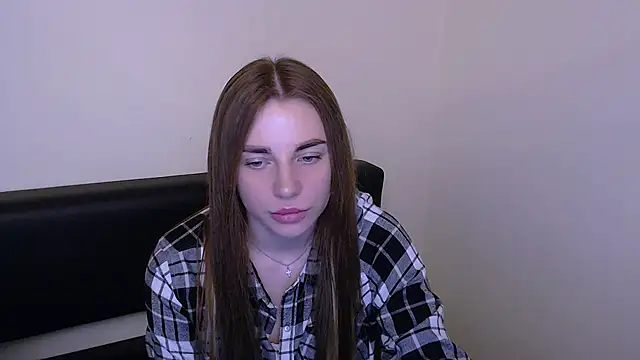 Snapshot of MiaDari_ chatting on March 7, 3:07 pm MiaDari online show from March 7, 3:07 pm