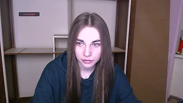 Snapshot of MiaDari_ chatting on March 17, 7:35 am MiaDari online show from March 17, 7:35 am