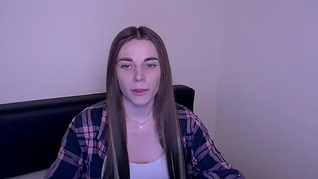 Snapshot of MiaDari_ chatting on March 19, 2:35 pm MiaDari online show from March 19, 2:35 pm