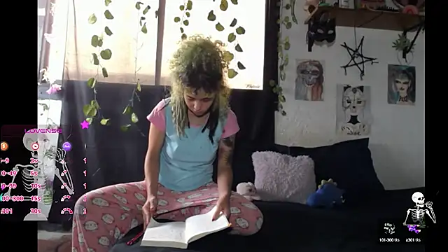 Snapshot of 420mussa chatting on October 27, 4:00 pm 420mussa online show from October 27, 4:00 pm