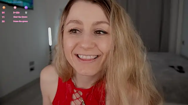 Snapshot of __Milana____ chatting on June 2, 7:49 pm Milana online show from June 2, 7:49 pm