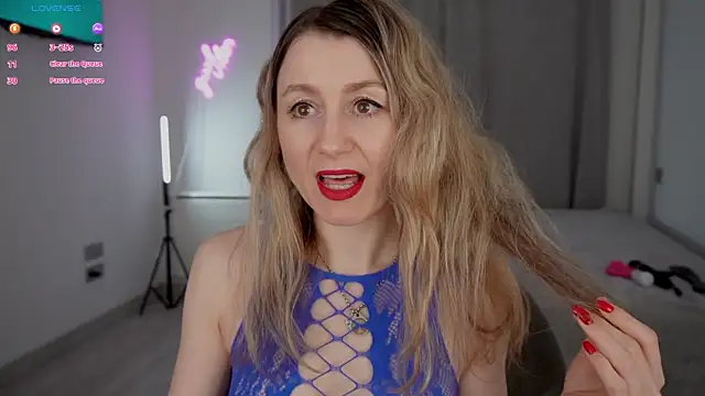 Snapshot of __Milana____ chatting on June 6, 10:25 pm Milana online show from June 6, 10:25 pm