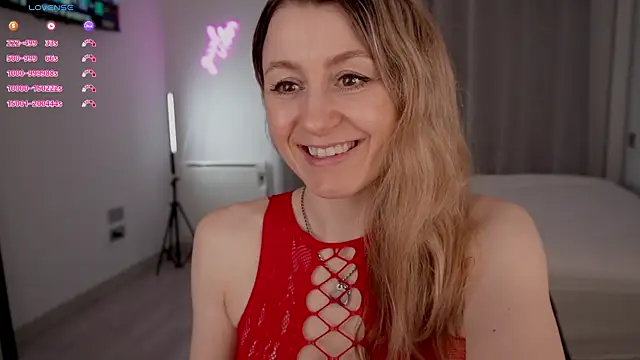 Snapshot of __Milana____ chatting on June 12, 10:30 pm Milana online show from June 12, 10:30 pm