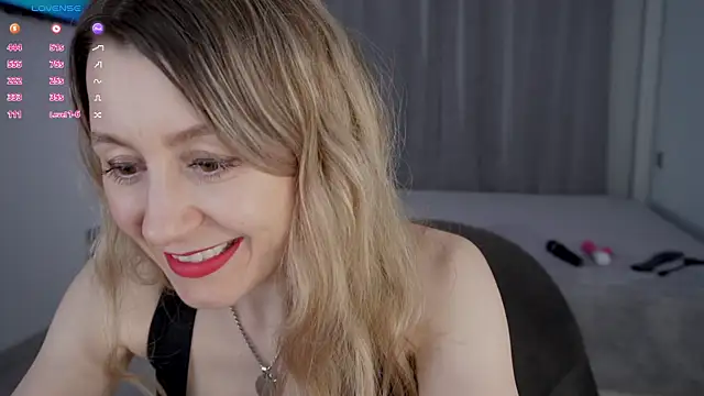 Snapshot of __Milana____ chatting on June 15, 7:05 pm Milana online show from June 15, 7:05 pm