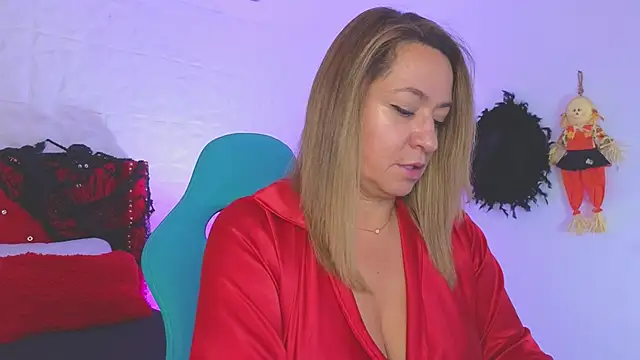 Snapshot of weet_Evans___ chatting on November 1, 2:57 am weet Evans online show from November 1, 2:57 am