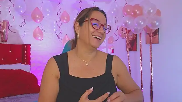 Snapshot of weet_Evans___ chatting on November 14, 4:11 am weet Evans online show from November 14, 4:11 am