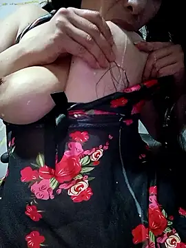 Zoebreastmilk2 online show from June 12, 10:08 pm