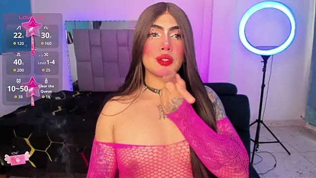 Snapshot of Sophie_whitexxx chatting on August 6, 8:33 pm Sophie whitexxx online show from August 6, 8:33 pm