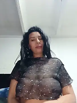 DaphneRosses online show from May 12, 1:41 pm