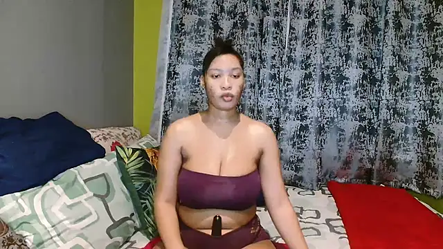 Tallwildnspicey98 online show from June 18, 4:57 am