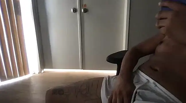 flores6cachondo9 online show from March 22, 12:06 am